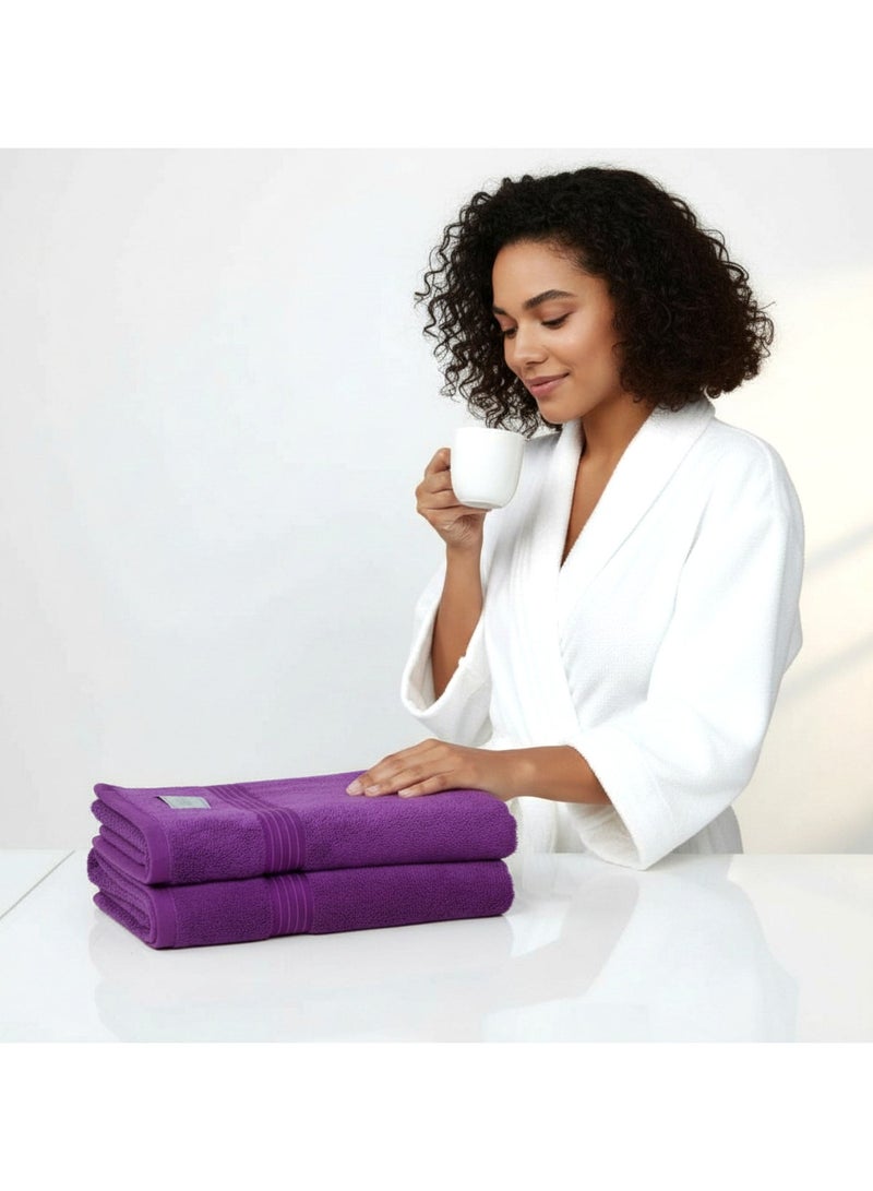 هوم إسنشالز منشفة حمام فاخرة من هوم إسينشالز بجودة فندقية - قطن 100%، 550 غرام/متر مربع - فائقة النعومة والامتصاص - 70 × 140 سم، لون بنفسجي - Image 3